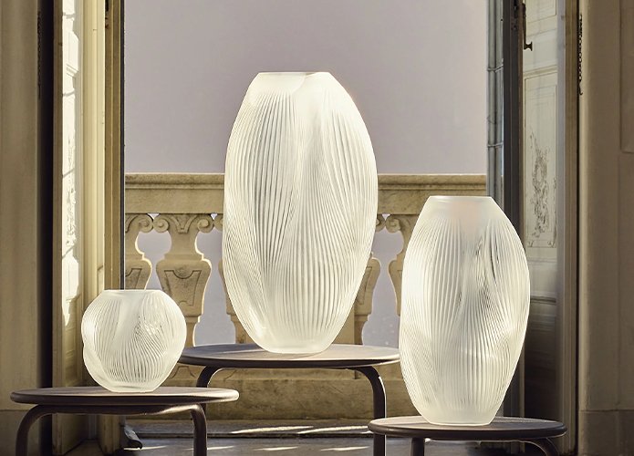 Lalique-crystal-decorative-objects-Air-clear-vase